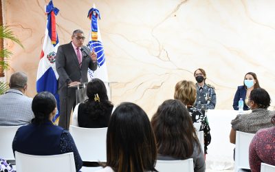 Ministro de Interior resalta aportes y rol de la mujer en las labores productivas y desarrollo