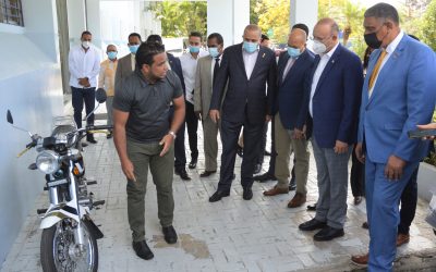 Jóvenes dominicanos crean dispositivo antirrobo de motocicletas