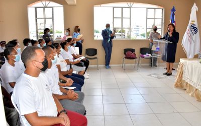 Interior y Policía inicia formación de 57 policías auxiliares para Los Guandules y La Zurza