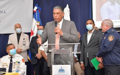 Ministro MIP anuncia reforma cuerpos de bomberos incluye aumento de sueldo y mejores seguros médicos