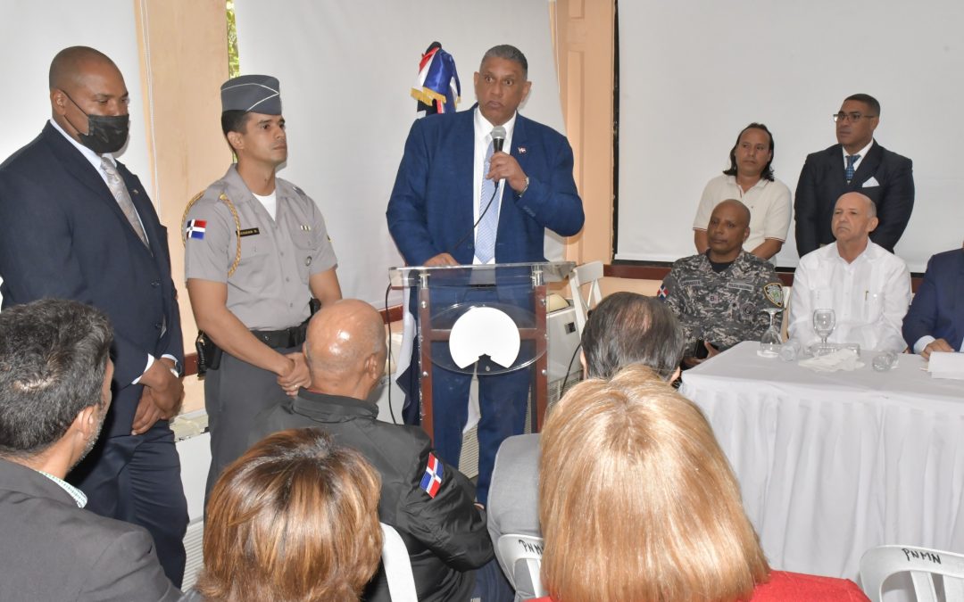 Autoridades locales, juntas de vecinos y empresarios brindan apoyo al Ministerio de Interior contra violencia en Santo Domingo Norte