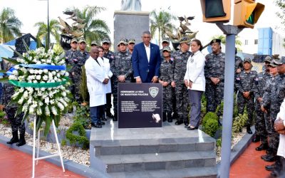 Policía Nacional reconoce personal de salud y agentes por trabajo frente a pandemia