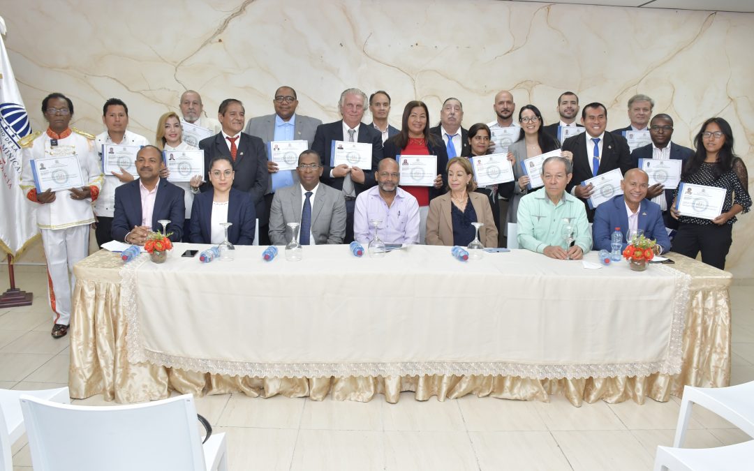 MIP juramenta como dominicanos a 19 extranjeros de diferentes nacionalidades