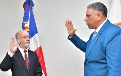 Ministro de Interior juramenta a Daniel Pou como director del Centro Análisis de Datos