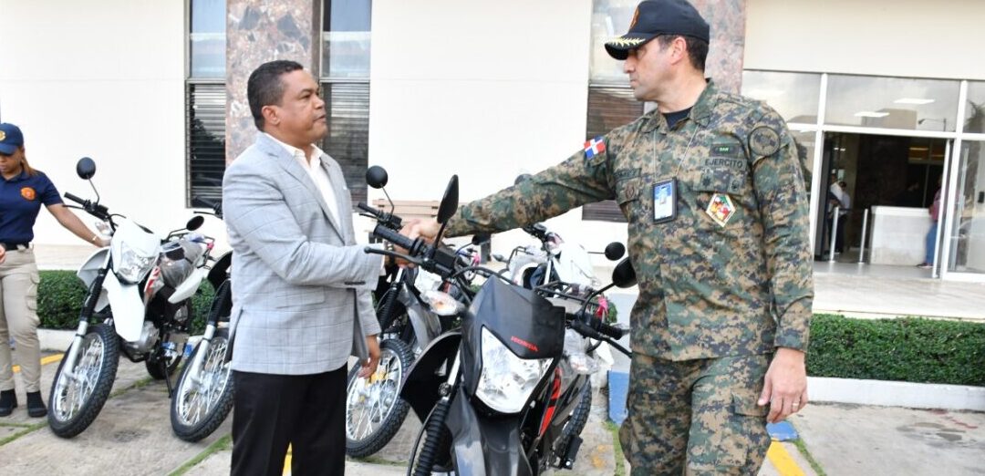 Ministerio de Interior y Policía dota de 10 motocicletas a la Policía Municipal del DN