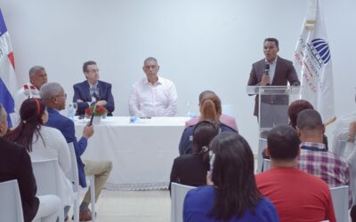 Interior y Policía ofrece desayuno espiritual a empleados con la prédica de Raymond Pozo