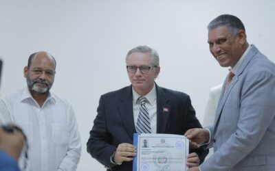 Por amor, resiliencia, playas y hasta la comida: Las historias de los “nuevos” dominicanos