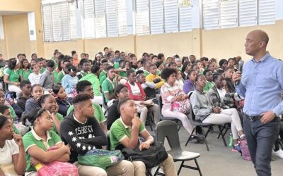 Estudiantes reciben capacitación Seguridad Ciudadana y la Familia, para disminuir muertes violentas