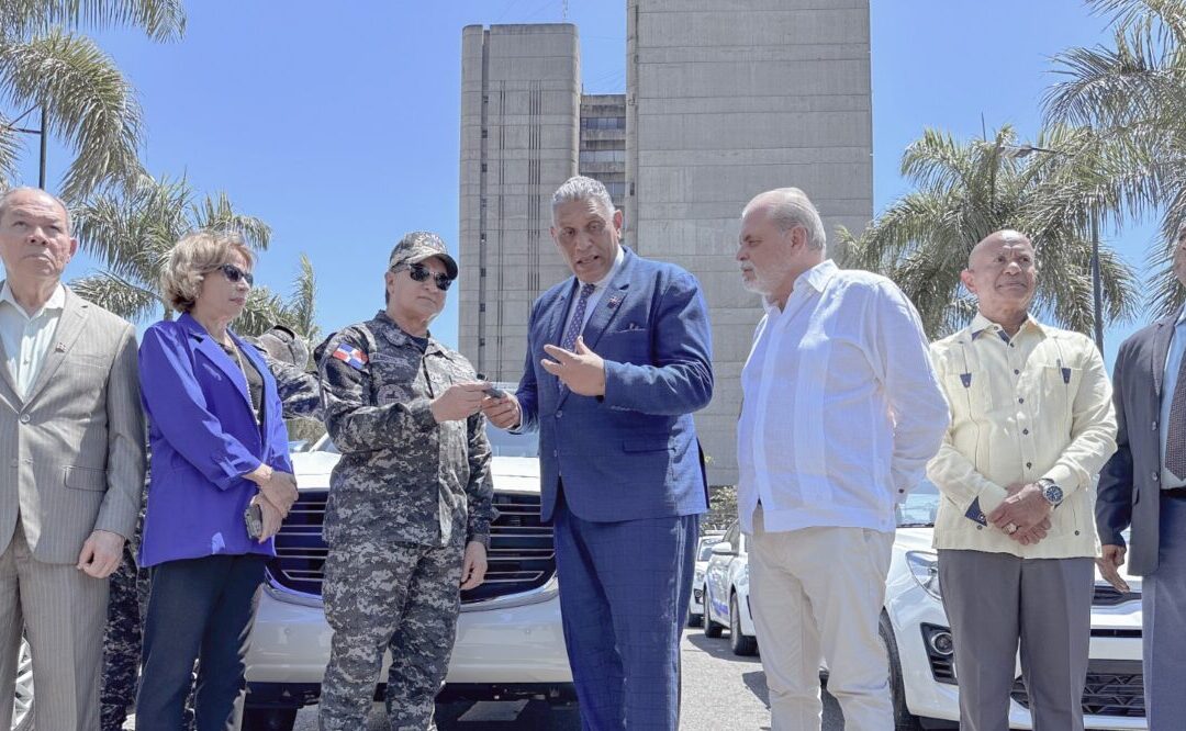 Ministerio de Interior entrega 30 vehículos a la Policía para enfrentar  inseguridad ciudadana y crimen organizado