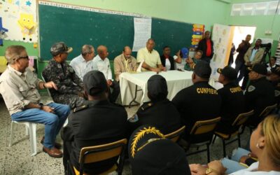 Ministro de Interior regresa a Loma del Chivo y anuncia integrará estrategia contra delincuencia a Mi País Seguro