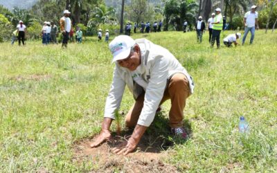 Interior y Policía celebra Día del árbol con siembra de 2 mil 500 plantas en Jarabacoa