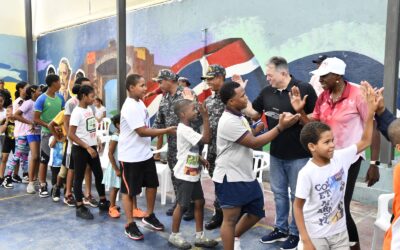 Atletas motivan a niños y adolescentes de La Yuca a alcanzar el éxito con educación y deportes