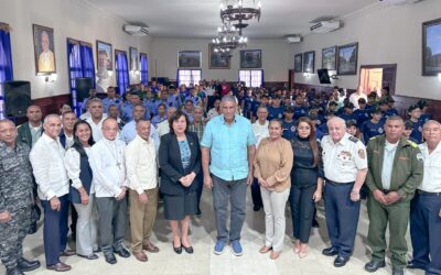 Equipo de adolescentes asume servir a su comunidad desde el Cuerpo de Bomberos