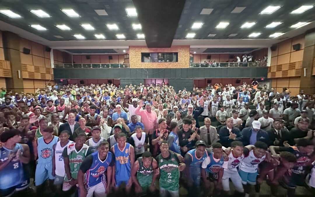 De Vuelta al Barrio y Abadina abren “Torneo de Baloncesto U-20”,  con 50 clubes y 700 atletas