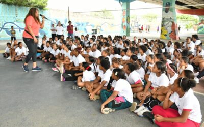 Las Reinas del Caribe alertan a niñas y adolescentes sobre daños de maternidad temprana