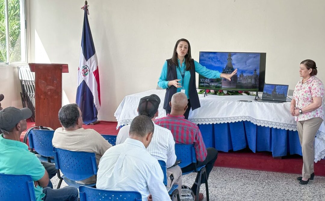 Iglesias, comunitarios, clubes deportivos y sociales coordinan con autoridades  “De Vuelta Al Barrio” en Baní