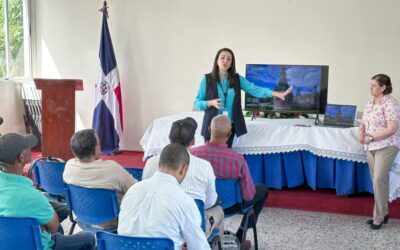 Iglesias, comunitarios, clubes deportivos y sociales coordinan con autoridades “De Vuelta Al Barrio” en Baní