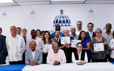 Otro grupo de extranjeros opta por la ciudadanía dominicana, algunos de países remotos