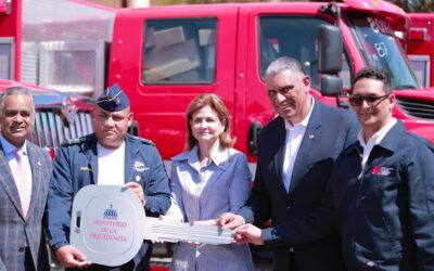 Poder Ejecutivo dota de 11 modernos camiones a cuerpos de bomberos