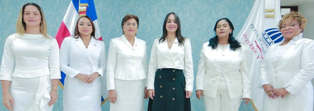 Ministra de Interior y Policía juramenta nuevos viceministros y gobernadoras