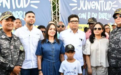 Faride Raful encabeza acto de lanzamiento del programa “Juventud con B de Barrio”