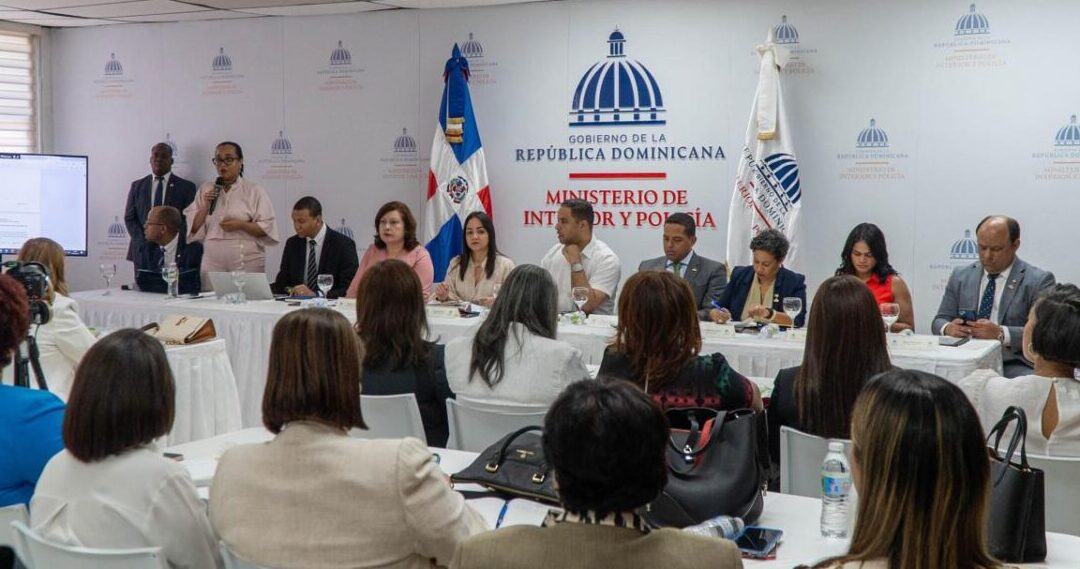 Ministra de Interior y Policía insta a las gobernadoras provinciales a sumarse a trabajar por la paz y la seguridad ciudadana