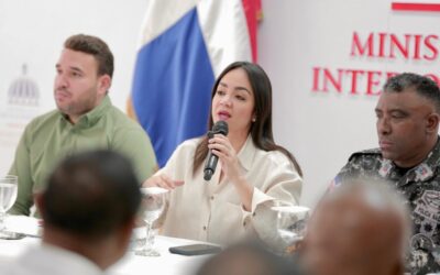 Ministra de Interior y Policía reúne a comerciantes y líderes comunitarios de la circunscripción 1 del DN para dialogar sobre beneficios de la Operación Garantía de Paz