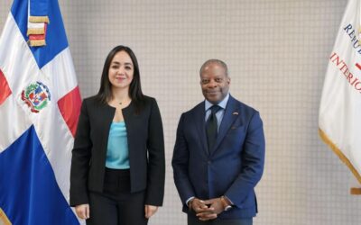 Ministra de Interior y Policía recibe al subsecretario adjunto de INL