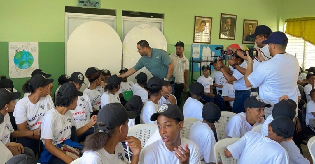 Ministerio de Interior promueve programa Policía Juvenil Comunitaria en Peravia