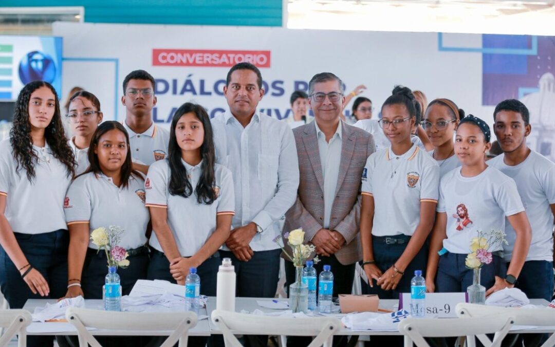 Comunitarios y empresarios de Montecristi proponen una Policía más cercana y confiable para la comunidad