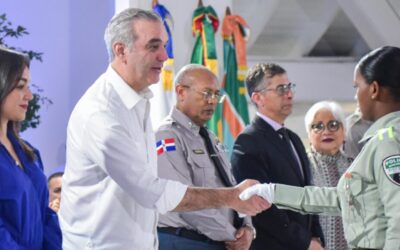 Presidente Abinader encabeza graduación histórica de los primeros 1,016 policías formados bajo la reforma policial