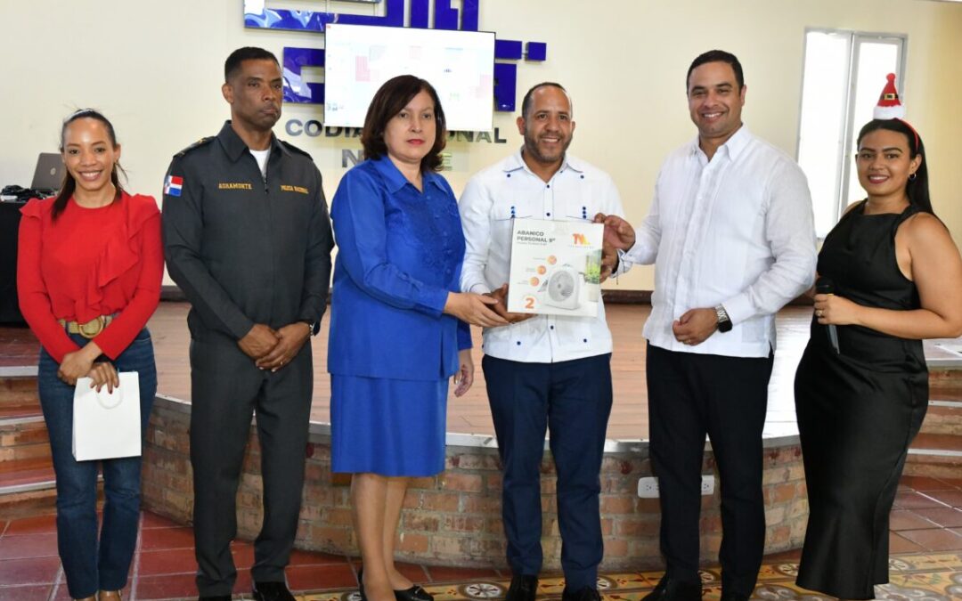 Entidades reconocen con festejo labor docentes reforma policial