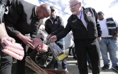 Interior y Policía incauta fuegos artificiales, arresta hombre y le cierra tienda