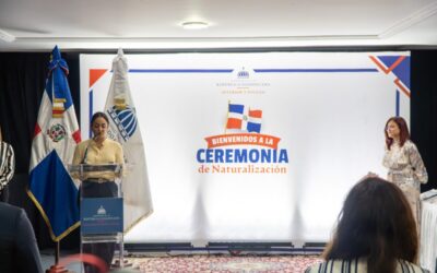 Ministra de Interior juramenta 80 extranjeros como dominicanos