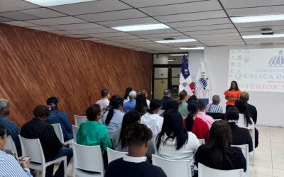 Colaboradores de Interior y Policía reciben capacitación para prevenir riesgos laborales