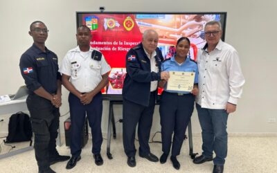 Ministerio de Interior capacita bomberos en inspección empresas